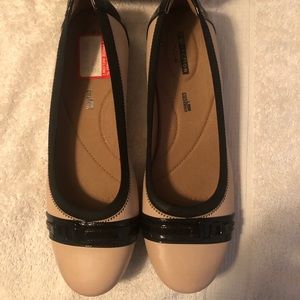 10M NWT Clark’s flat dress shoes
